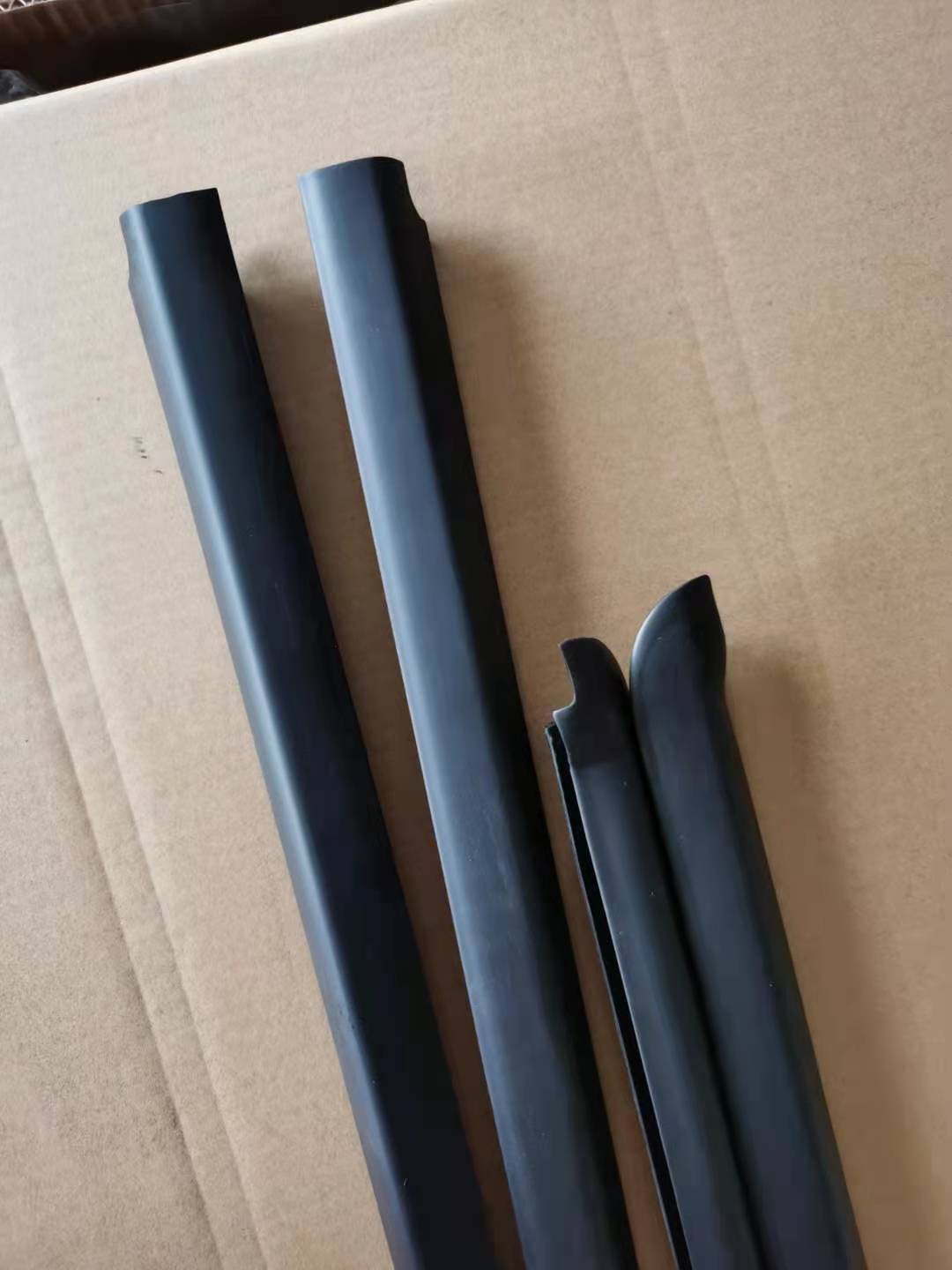 Suitable for the Great Wall Fengjun 356 pickup truck door window glass outer lining water cut outer water sealing strip