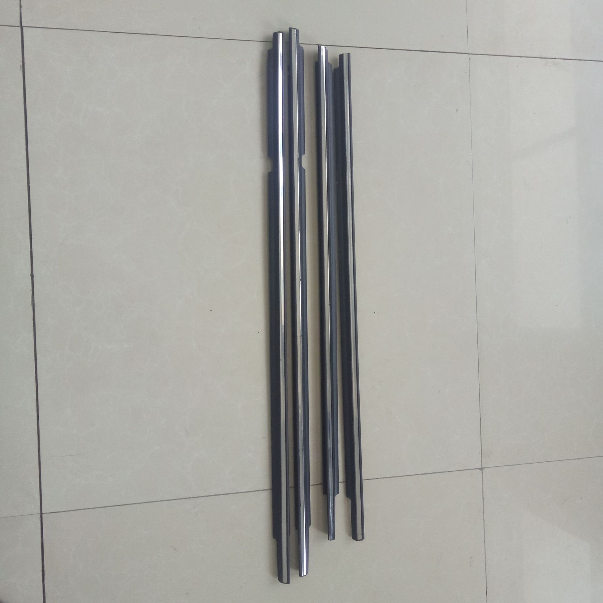 Manufacturers supply car door water bar outer bar window glass outer bar outer water bar