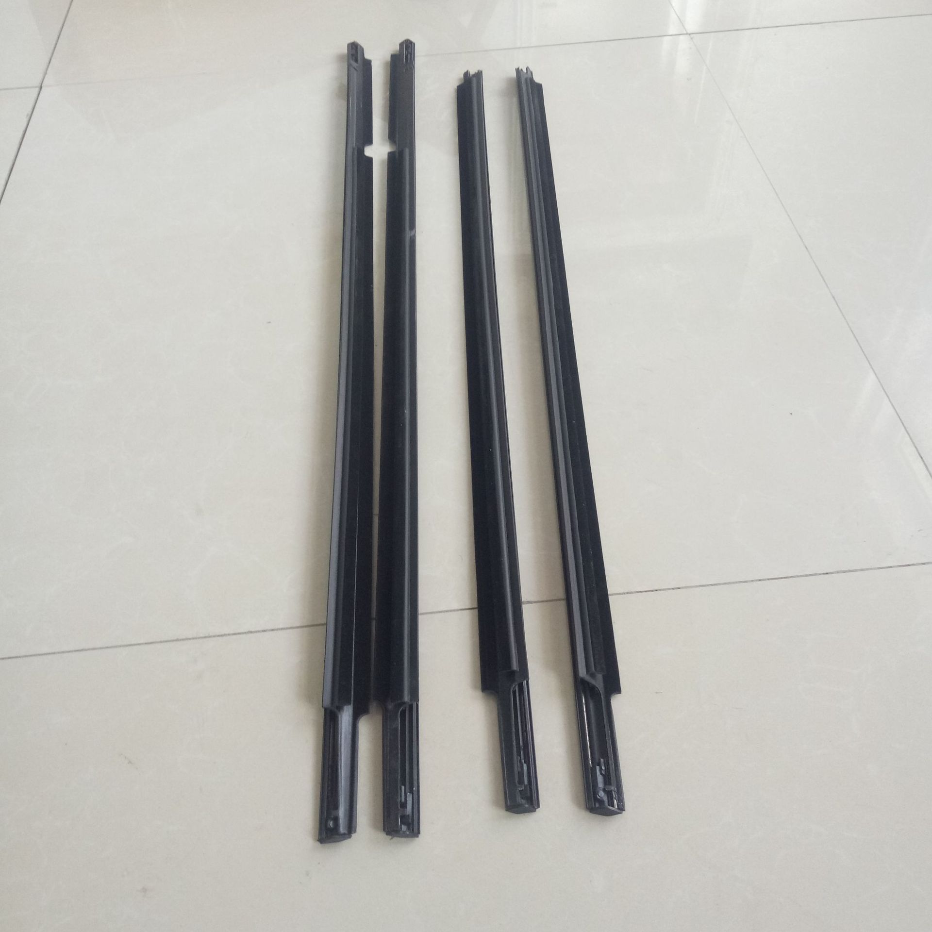 Manufacturers supply car door water bar outer bar window glass outer bar outer water bar