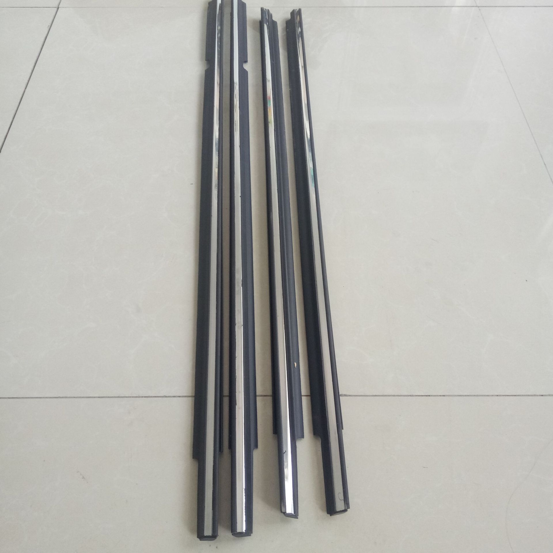 Manufacturers supply car door water bar outer bar window glass outer bar outer water bar